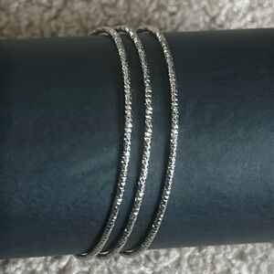 Women’s vintage‎ set of 3 dainty silver bangle bracelets one size